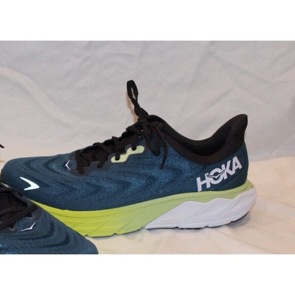 Athletic_Shoes